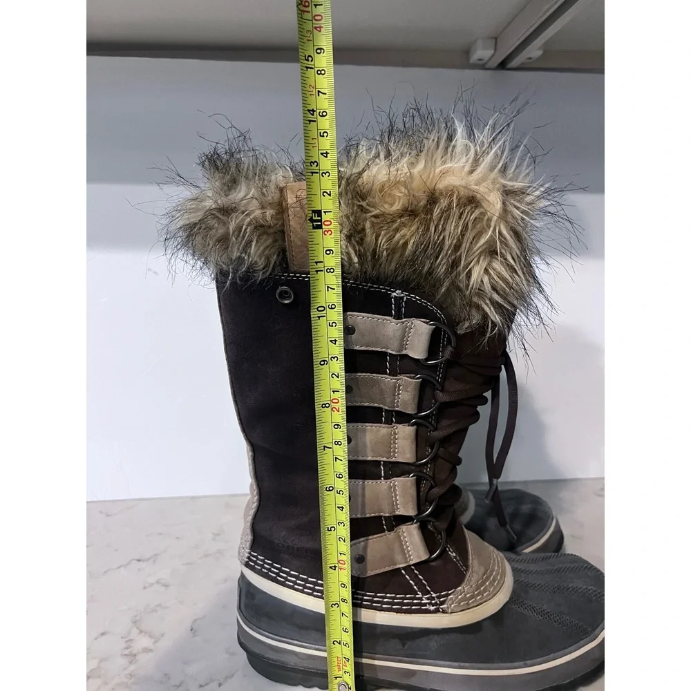 Sorel Women's Joan of Arc Boots Waterproof Fur Trimmed Lace Up Size 8‎ (READ)